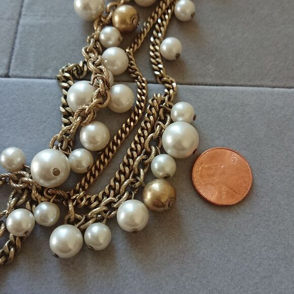 Stella & Dot Acrylic Pearls necklace - Picture 3 of 8